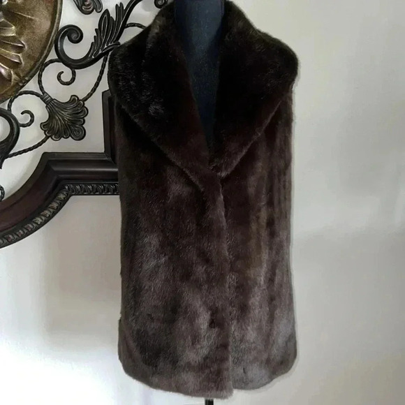 Donna Slayer’s Fabulous Furs Women’s 100% Faux Brown Mink Fur Vest Size … - Picture 3 of 14